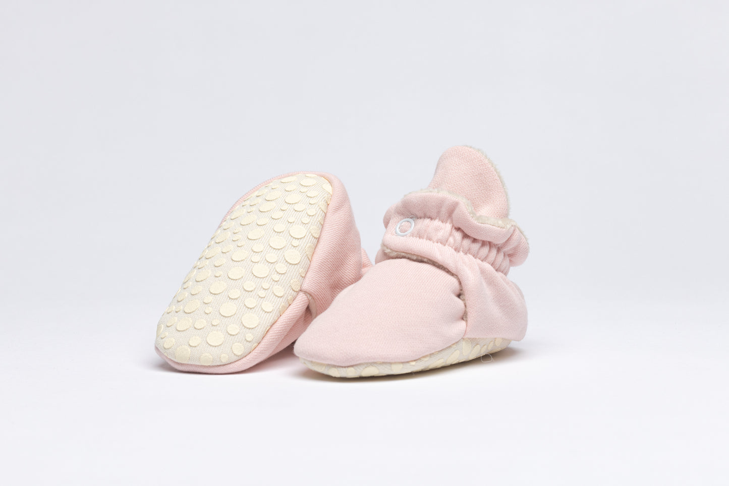 Babyschuhe aus flauschiger Zuckerwatte