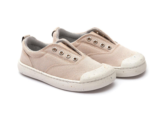 Gewürzgrüne Nude-Sneaker